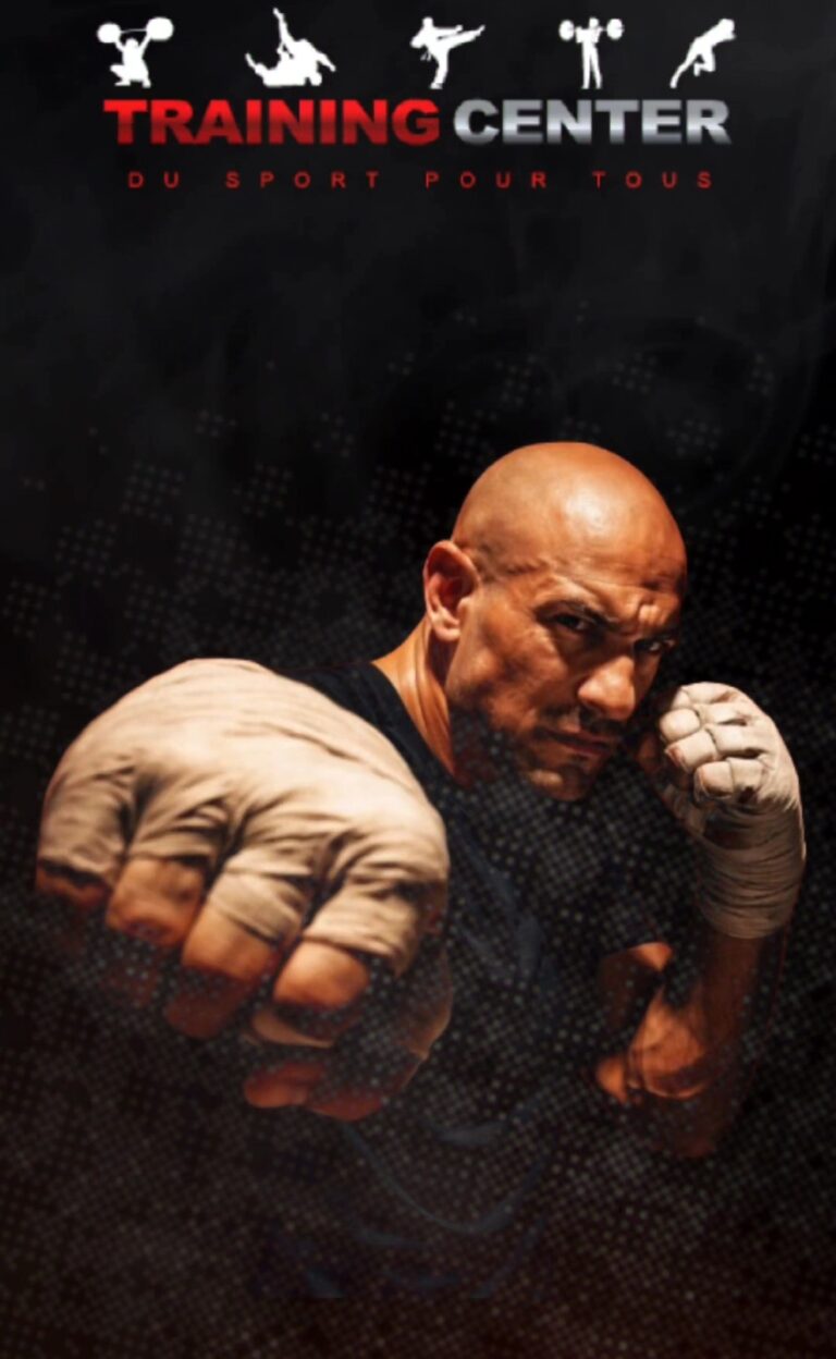 Affiche publicitaire pour 'Training Center - Du sport pour tous', montrant un boxeur chauve et musclé, Stive Mogeot, au premier plan, poing bandé en avant. En haut, pictogrammes de musculation et d'arts martiaux. Design par Bruna Taylor.